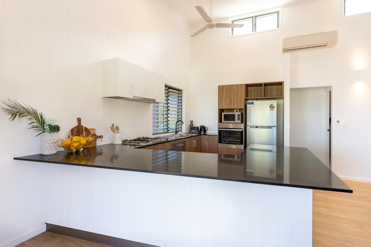 Casuarina Cove Apartments Hamilton Island Exteriör bild