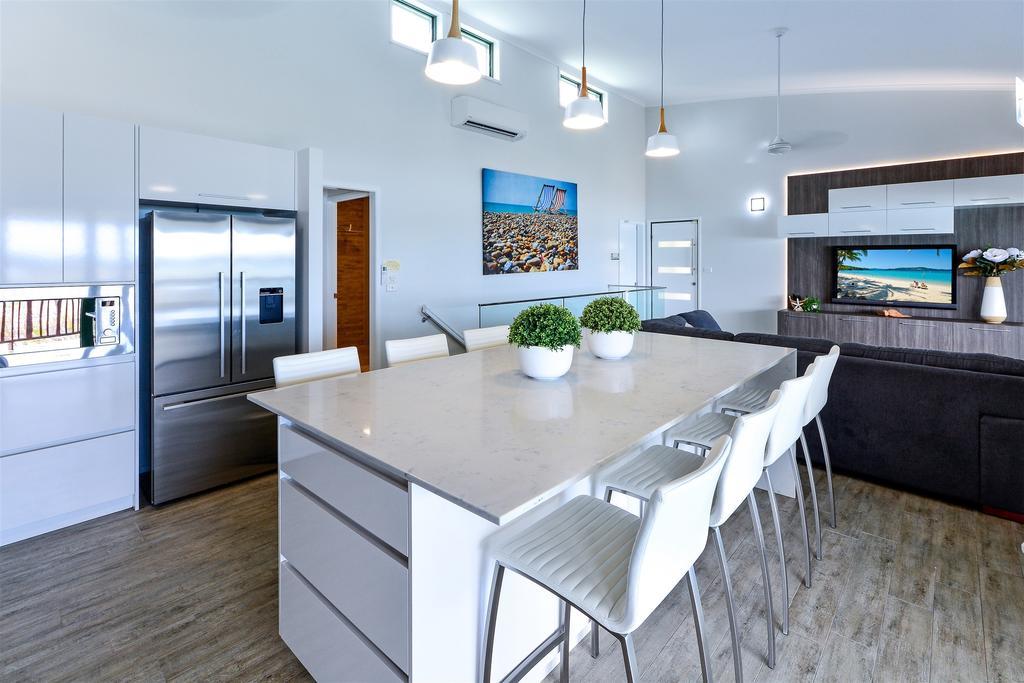 Casuarina Cove Apartments Hamilton Island Exteriör bild
